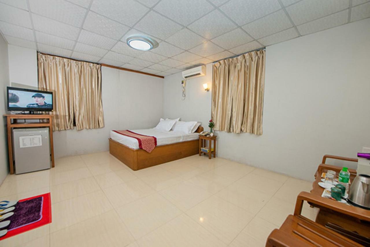 Yangon Urban Hotel Экстерьер фото